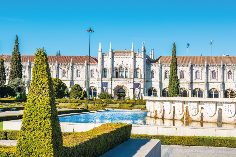 12 Reasons to Study in Lisbon image